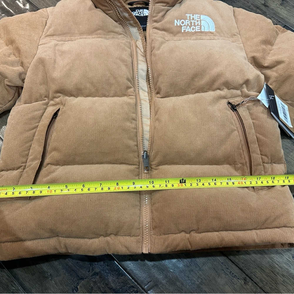 Northface Nuptse teen size large(12) - Picture 14 of 16